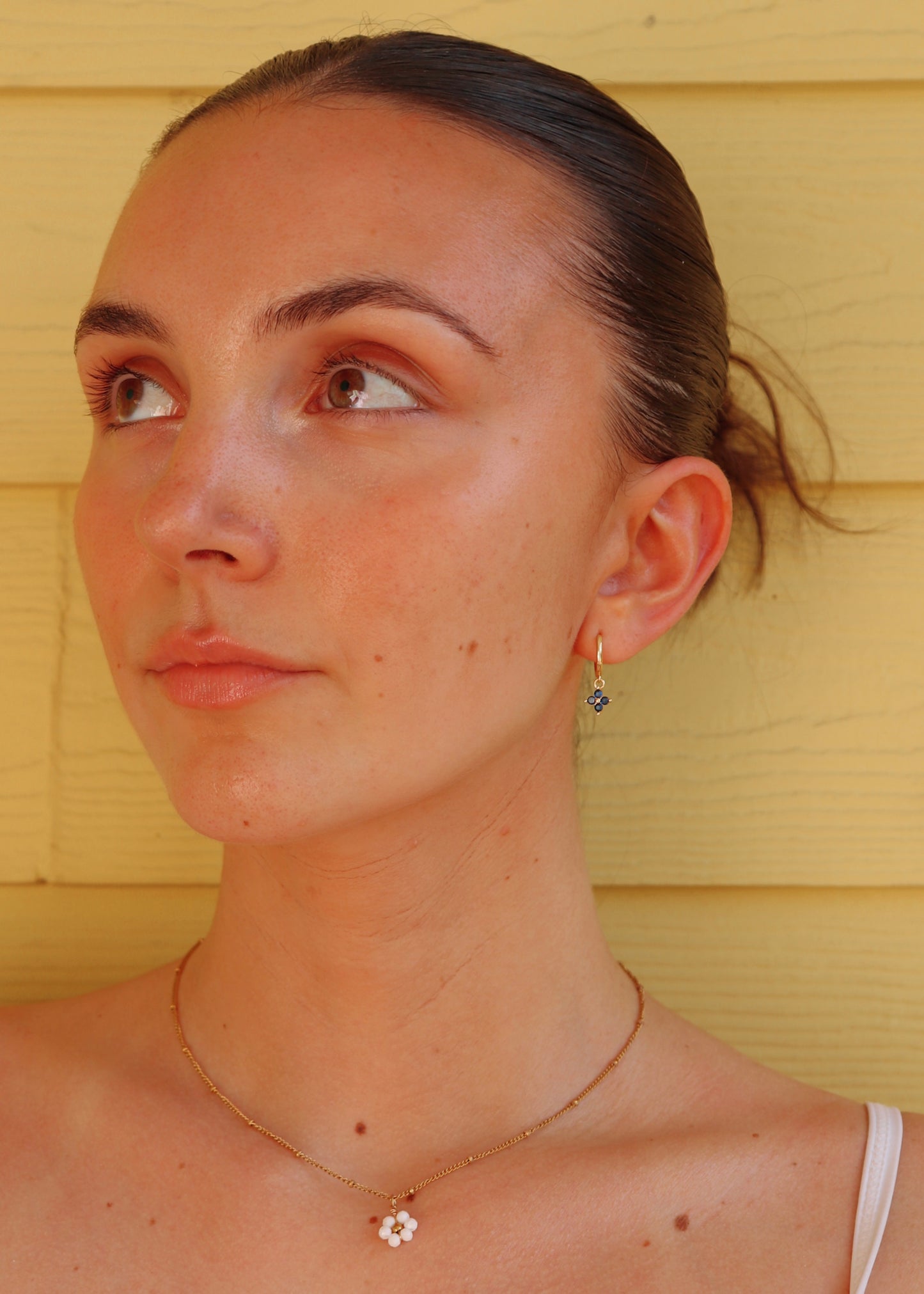 Brisa Huggie Earrings - Gold