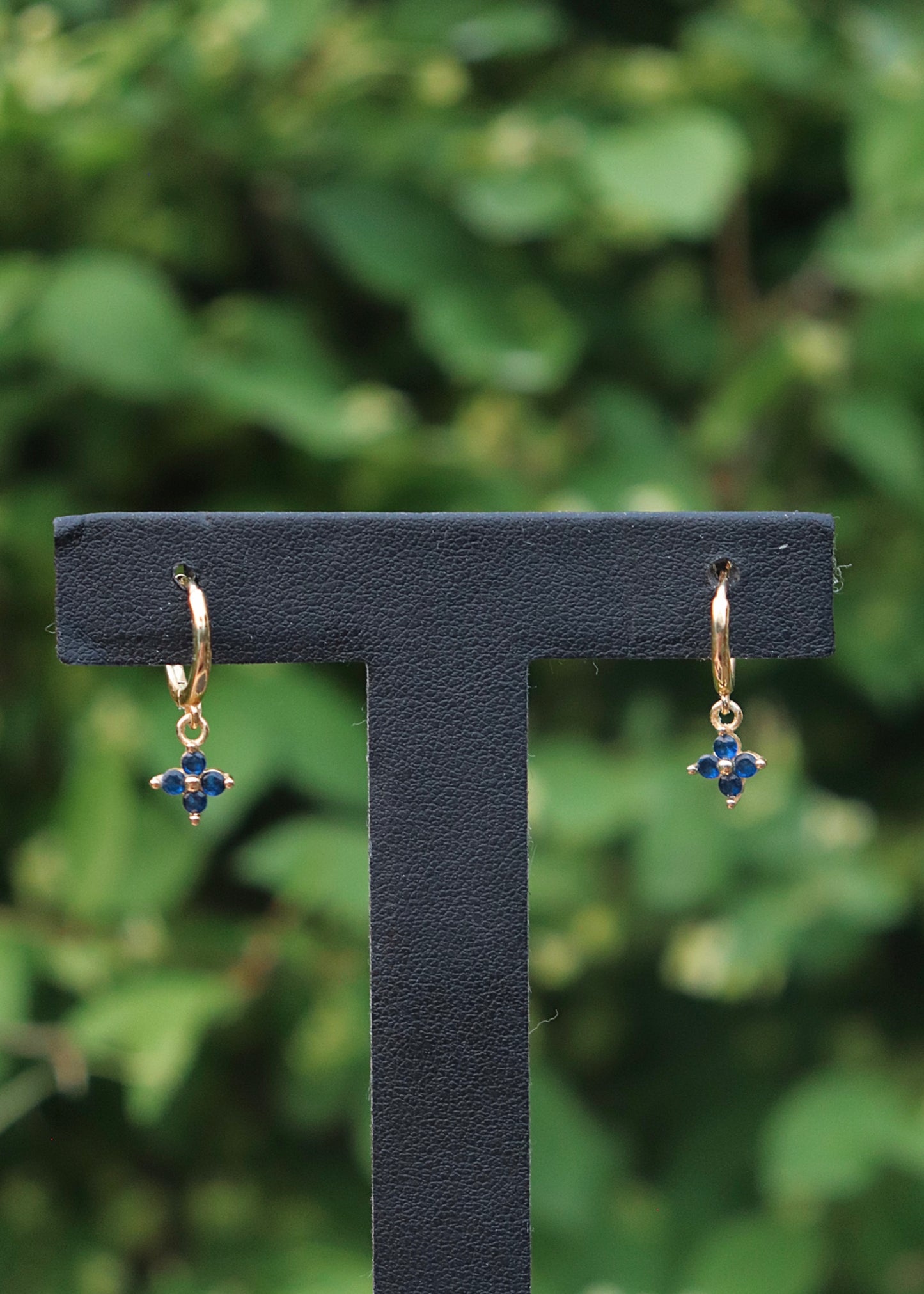 Brisa Huggie Earrings - Gold