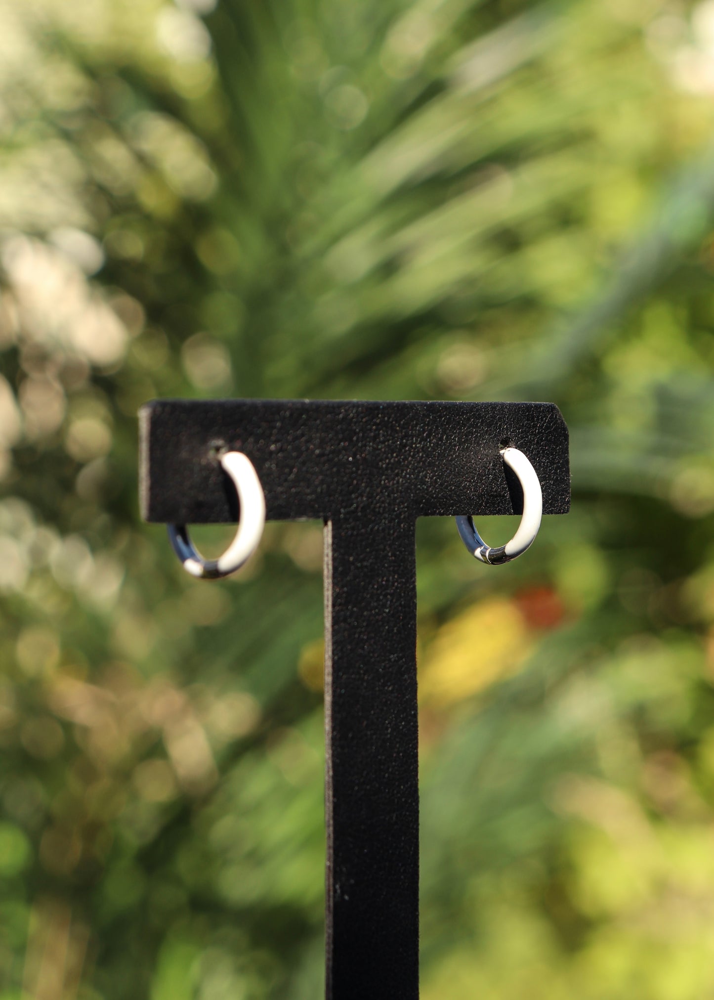 Boucle d'oreille anneaux blanches Mae