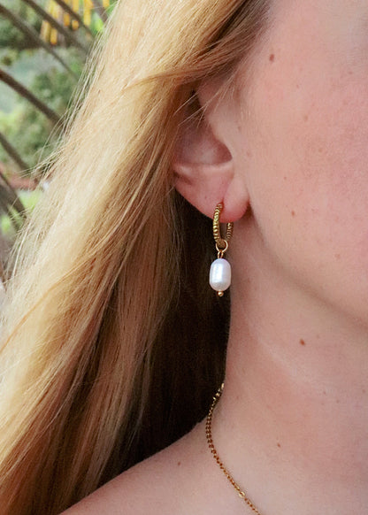 Atlantis Pearl Hoop Earrings - Gold